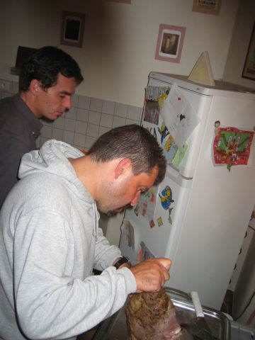 Attention, dcoupage du gigot en cours