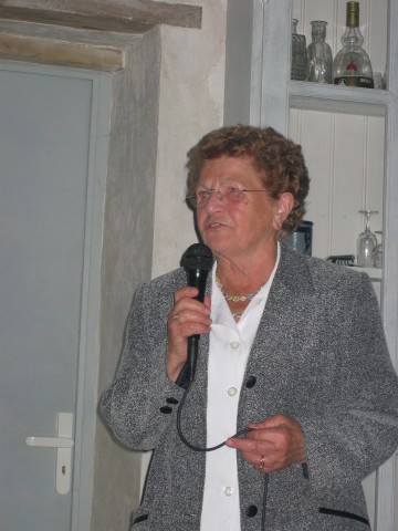 Nanan, la maman de Martine, nous chante 'Les amants de St-Jean'...