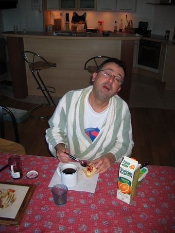 Patrice se rveille... c'est vrai qu'on a fait un peu fort hier, mais il en rajoute !