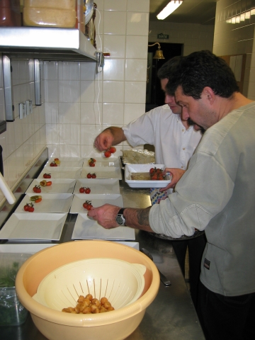 Jean-Franois est renvoy en cuisine, il faut prparer le plat