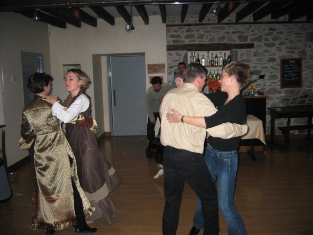 sur la piste de danse, cela s'anime