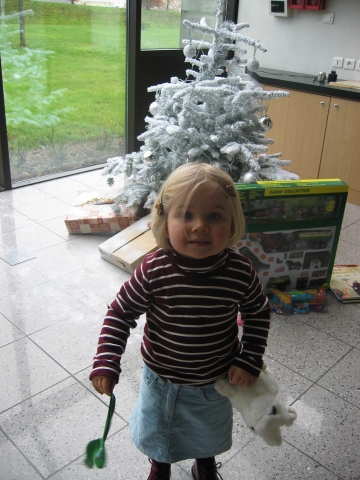 Jade pose sans difficult.. et me fait un beau sourire