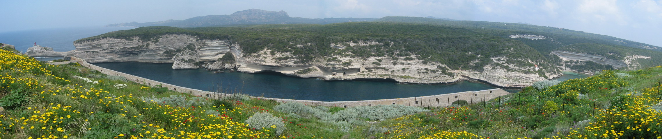 un petit panoramique, lgrement courbe !