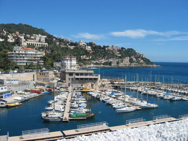 on quitte le port de Nice