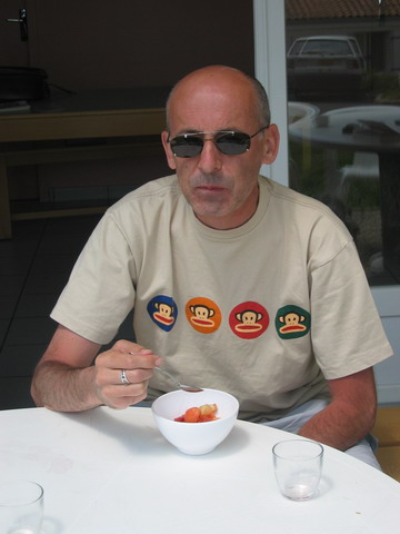 Et une salade de fruit, une !! (joli mon tee-shirt, hein ?)