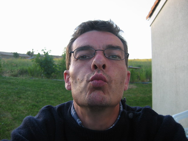 Eric vous embrasse tous !