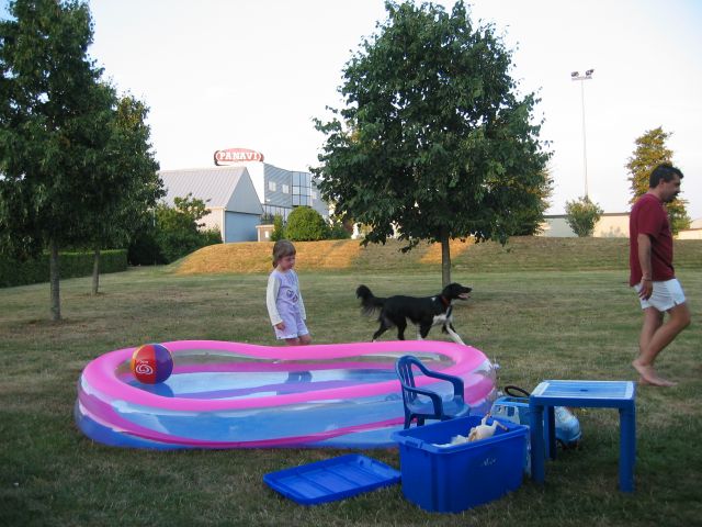 prparation du saut dans la piscine... (voir la video en fin de page !)